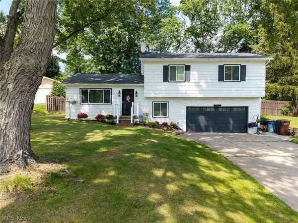2664 Biscayne Drive , Akron, OH 44319