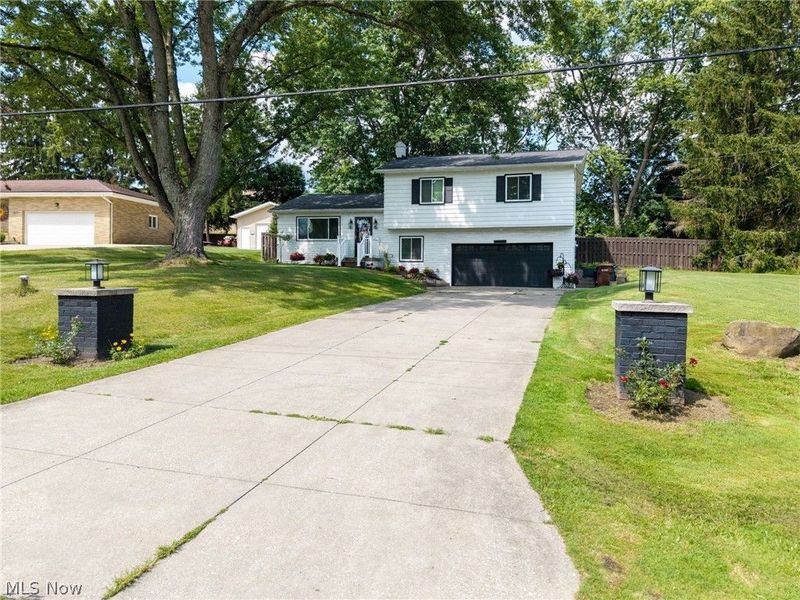2664 Biscayne Drive, Akron, OH 44319 Photo 2