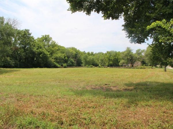 Lots 1-8 4TH , Yellville, AR 72687