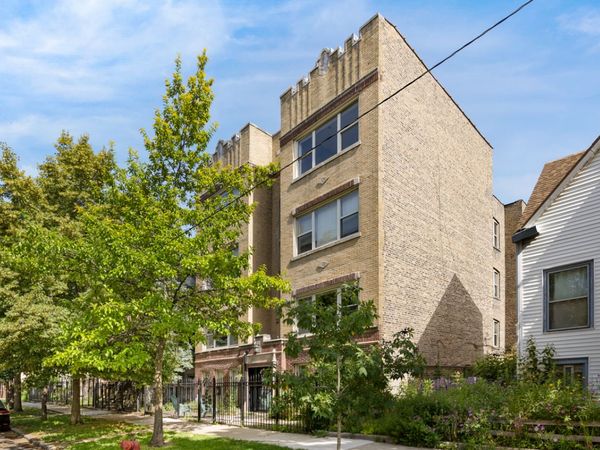 3558 W SHAKESPEARE Street , Unit 3E, Chicago, IL 60647
