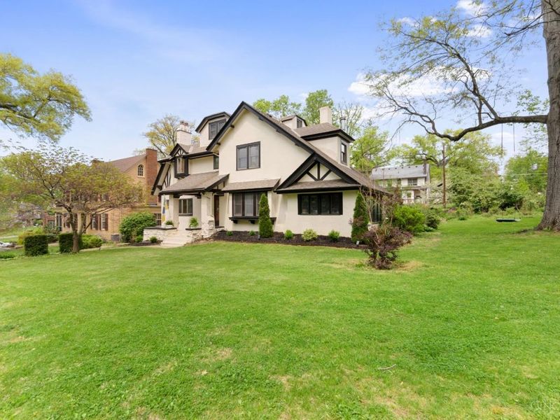 3936 Red Bud Avenue, Cincinnati, OH 45229 Photo 2