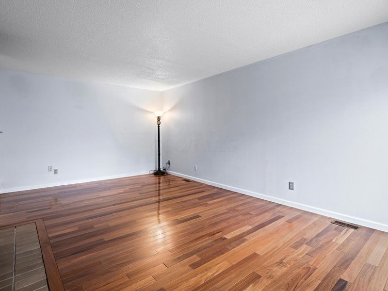 5219 Willow Grove Place S, Unit 18, Dublin, OH 43017 Photo 8