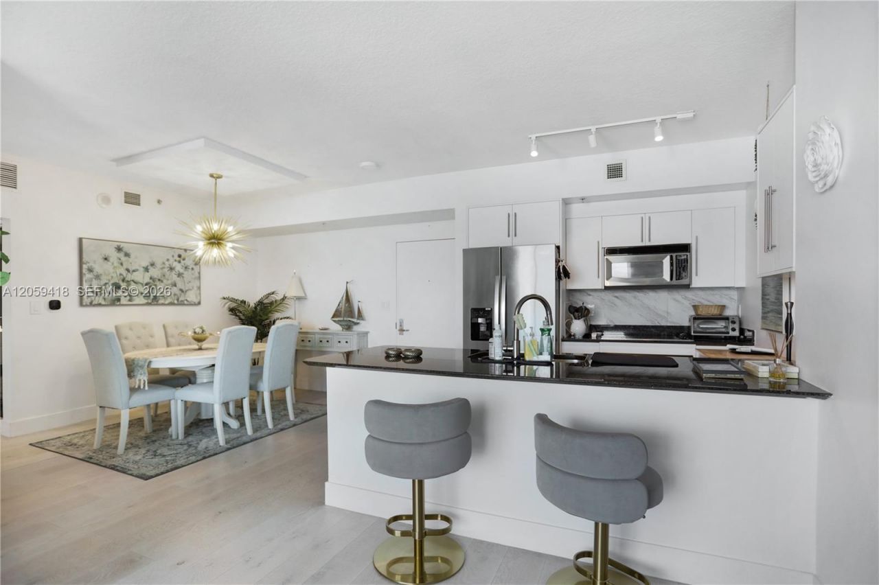 335 S Biscayne Blvd, Unit 3808, Miami, FL 33131 Photo