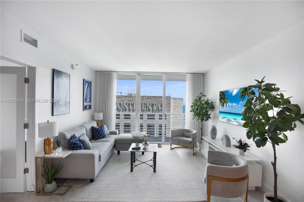 335 S Biscayne Blvd, Unit 3808, Miami, FL 33131 Photo