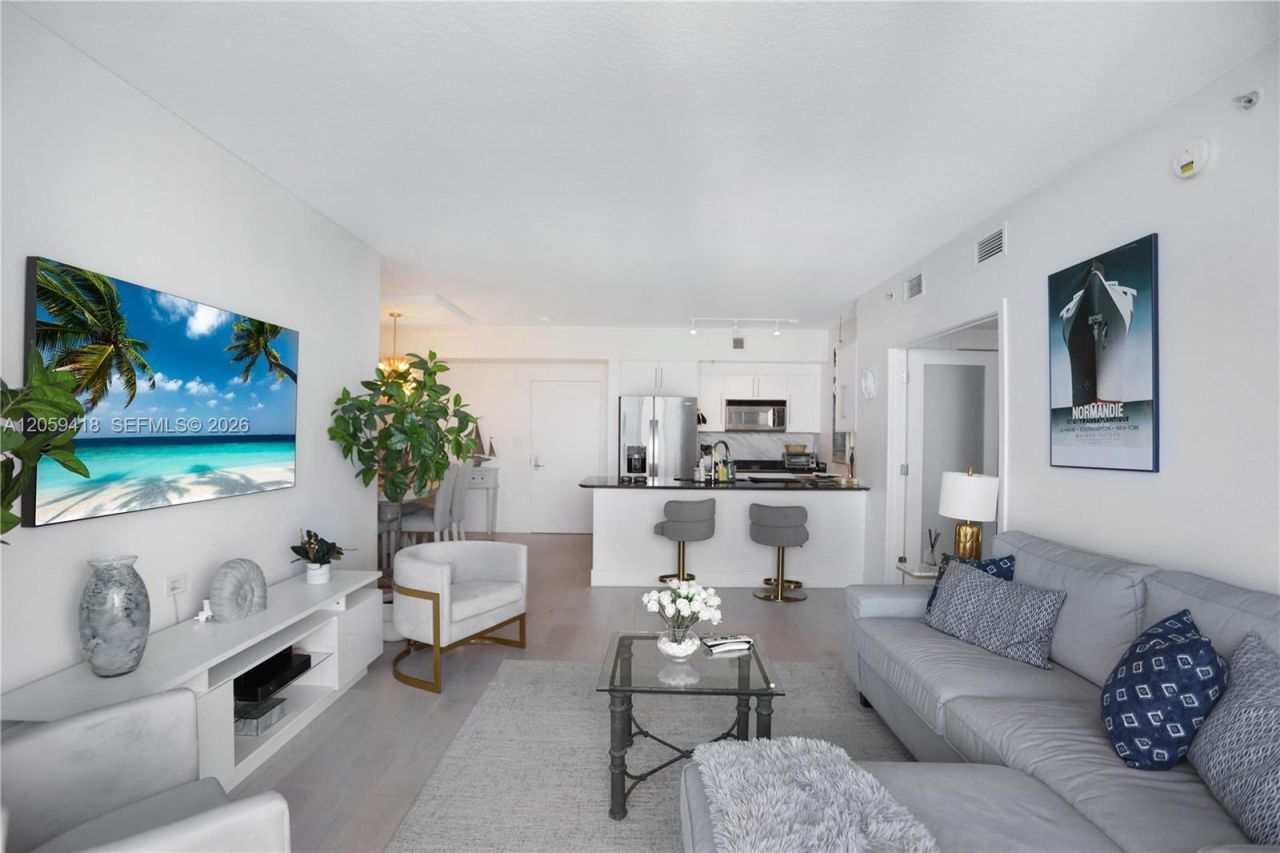 335 S Biscayne Blvd, Unit 3808, Miami, FL 33131 Photo