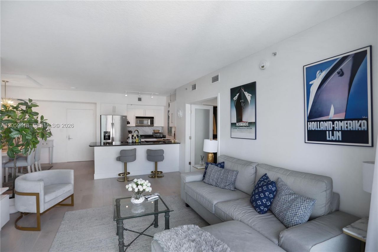 335 S Biscayne Blvd, Unit 3808, Miami, FL 33131 Photo