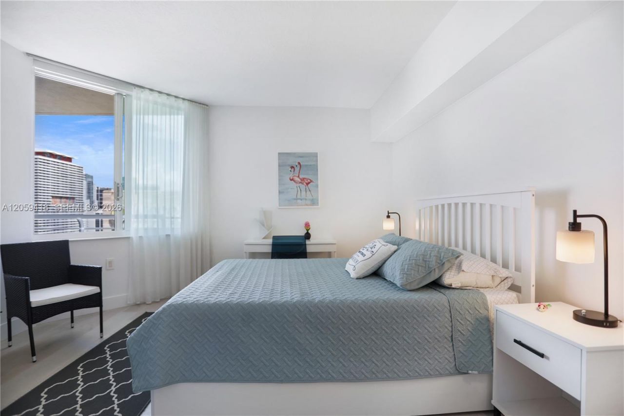 335 S Biscayne Blvd, Unit 3808, Miami, FL 33131 Photo