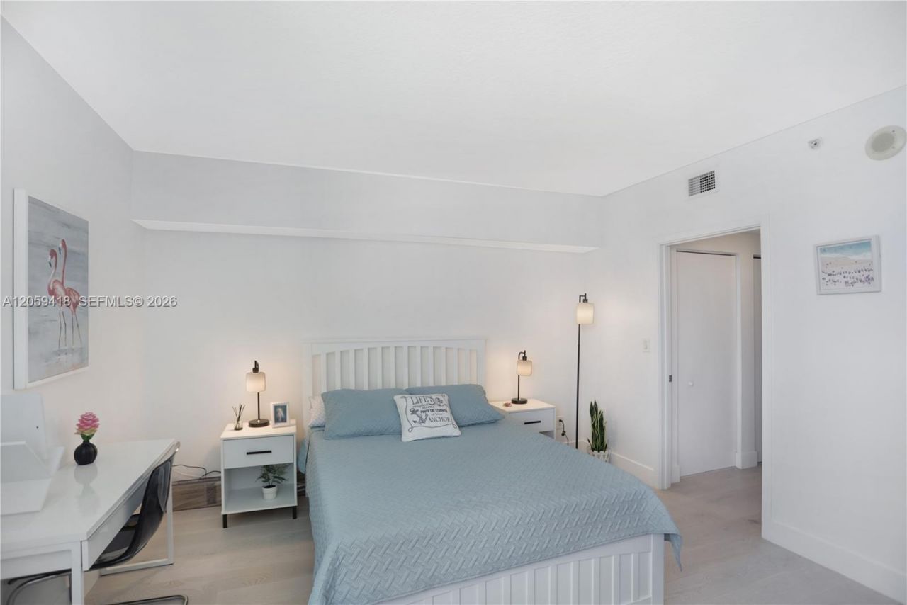 335 S Biscayne Blvd, Unit 3808, Miami, FL 33131 Photo