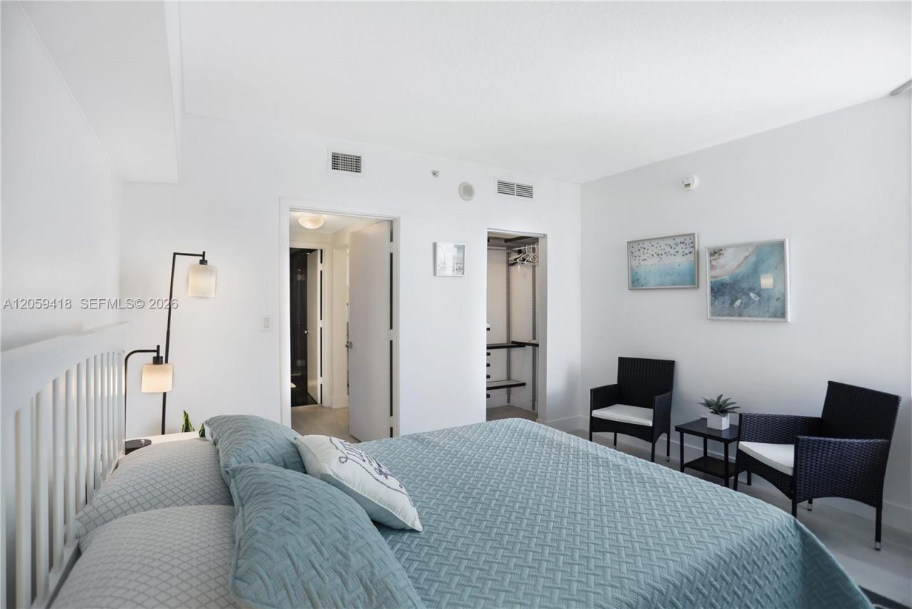335 S Biscayne Blvd, Unit 3808, Miami, FL 33131 Photo