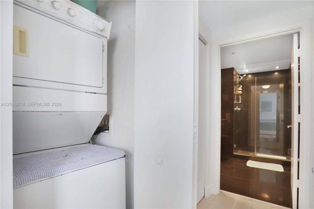335 S Biscayne Blvd, Unit 3808, Miami, FL 33131 Photo