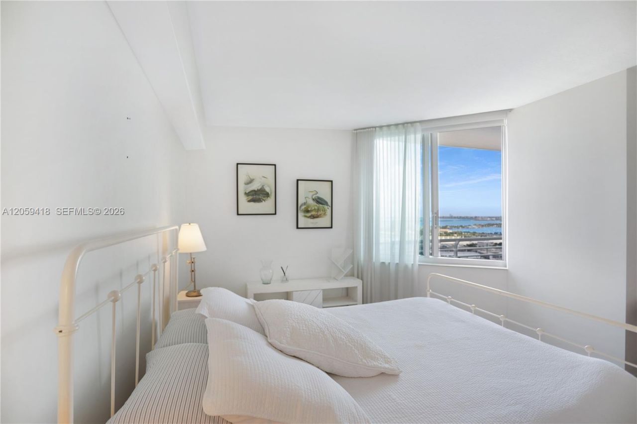 335 S Biscayne Blvd, Unit 3808, Miami, FL 33131 Photo