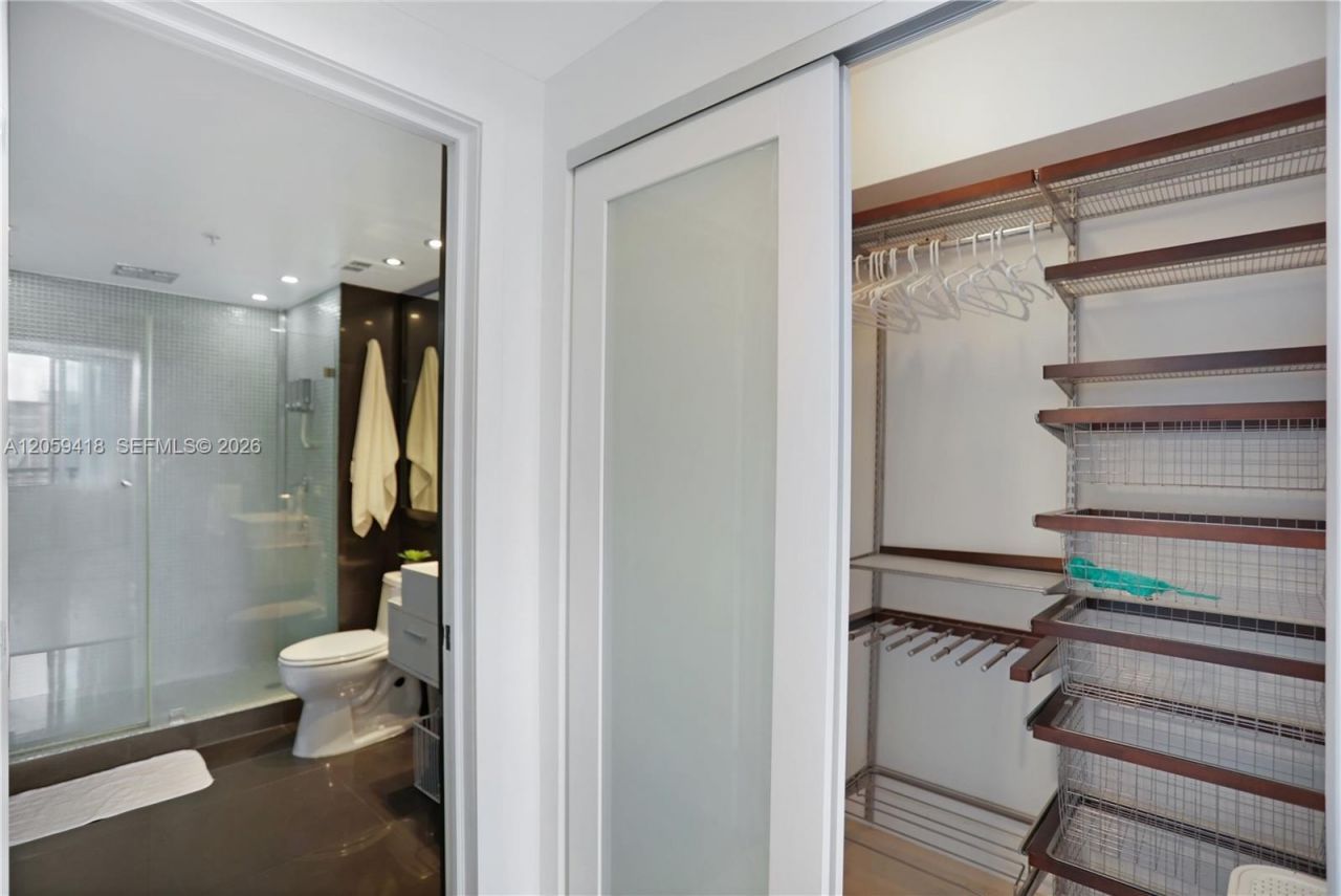 335 S Biscayne Blvd, Unit 3808, Miami, FL 33131 Photo