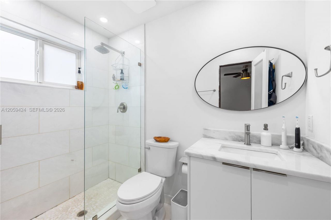 16820 NW 74th Ave, Hialeah, FL 33015 Photo