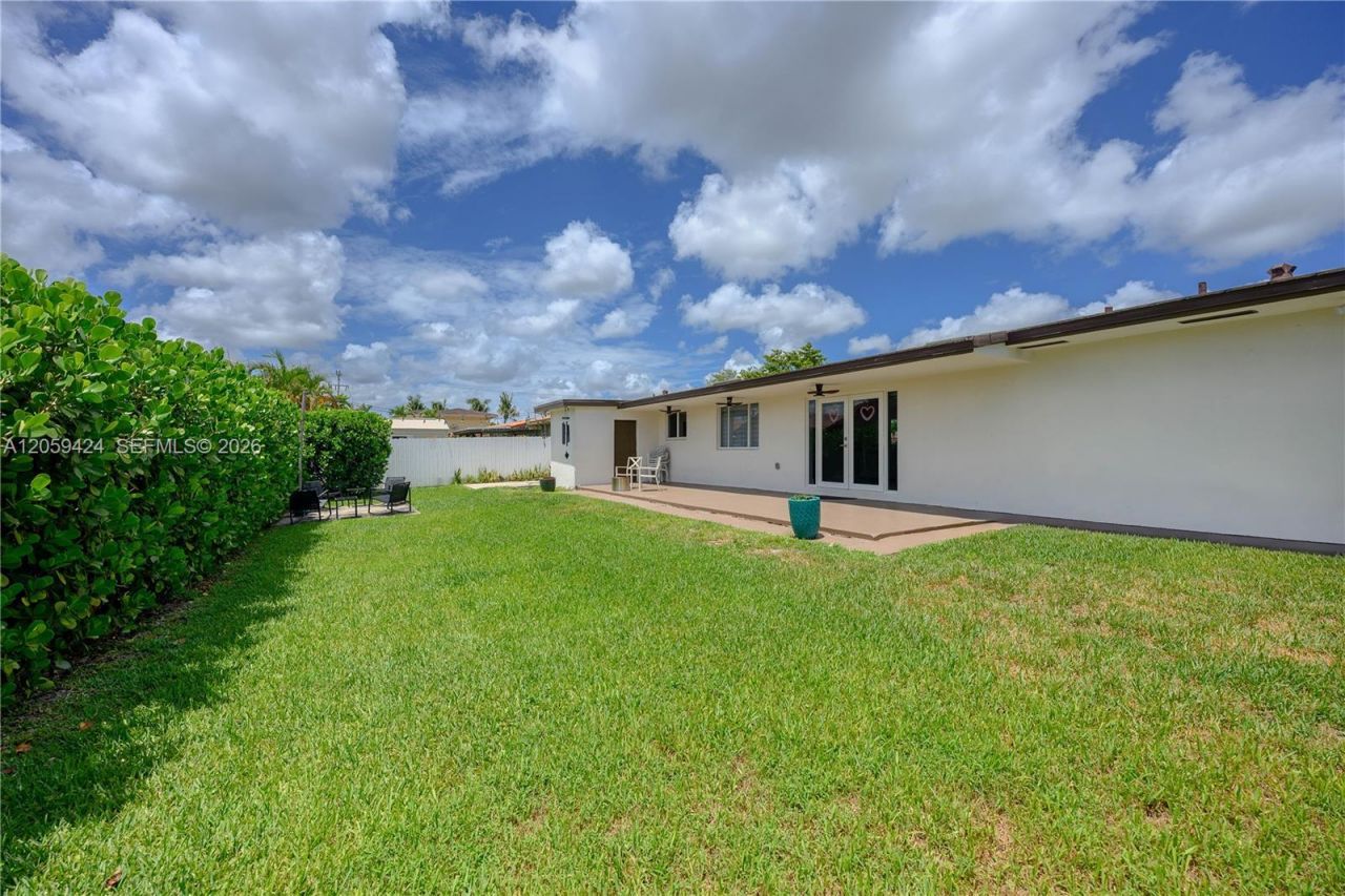 16820 NW 74th Ave, Hialeah, FL 33015 Photo