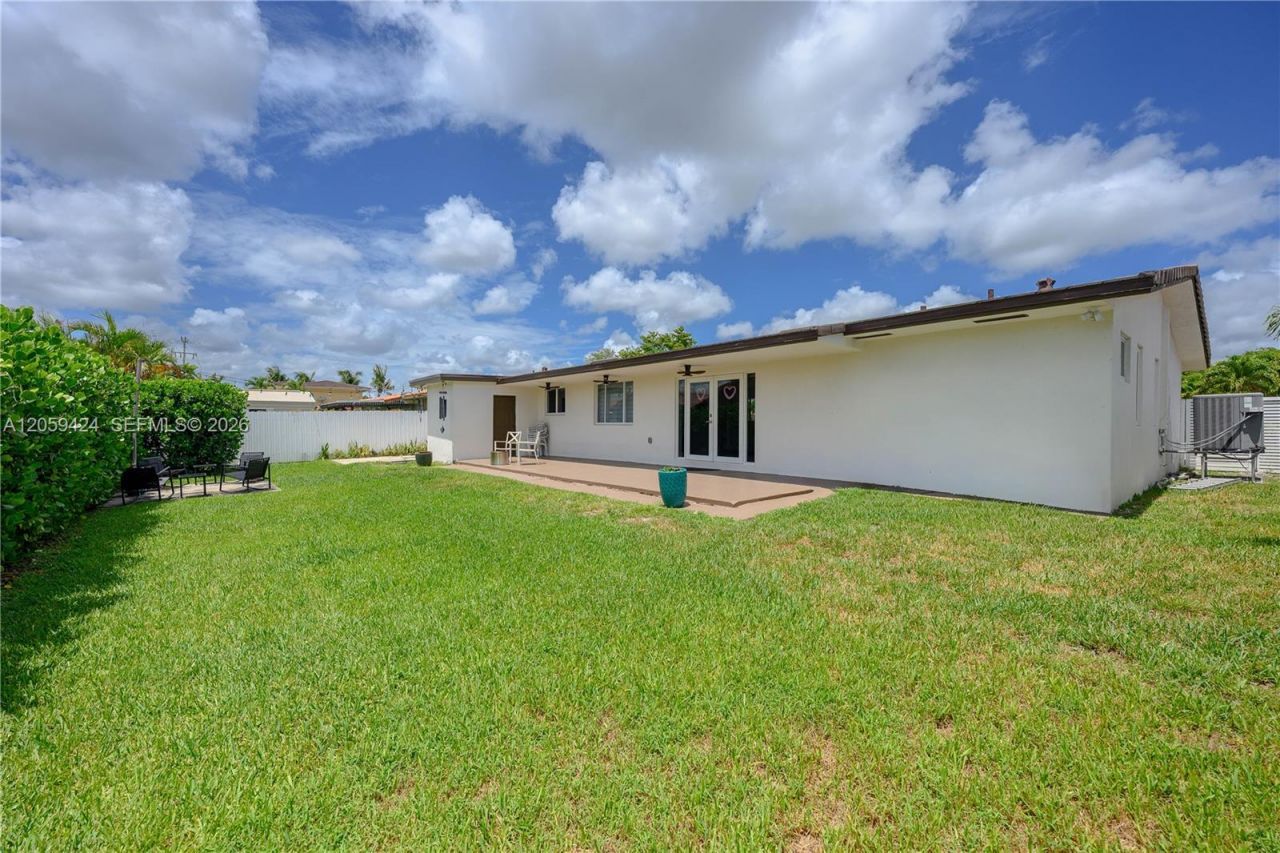 16820 NW 74th Ave, Hialeah, FL 33015 Photo