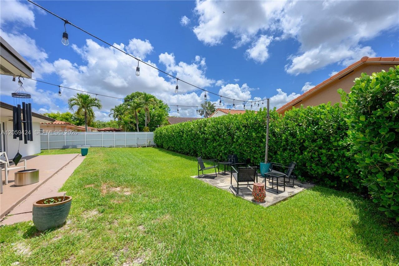 16820 NW 74th Ave, Hialeah, FL 33015 Photo