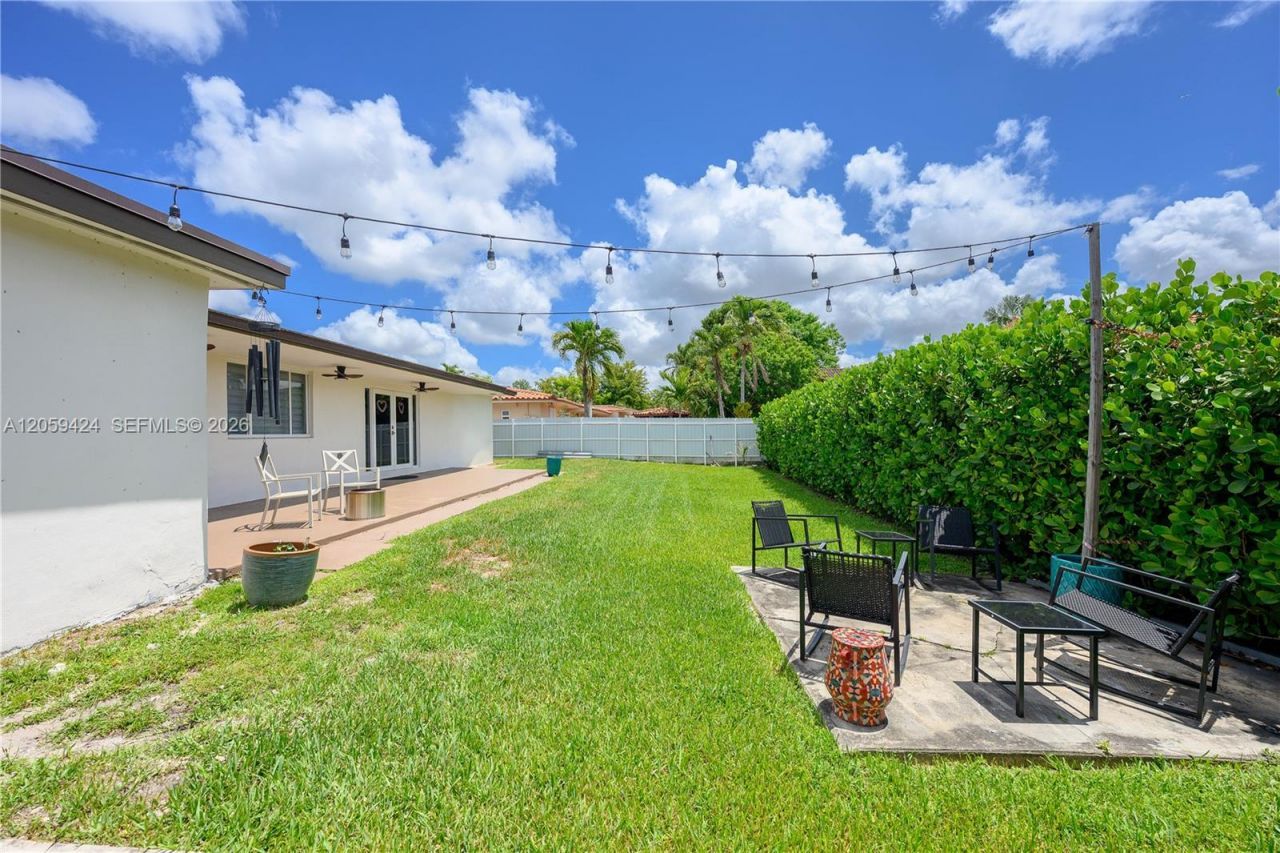 16820 NW 74th Ave, Hialeah, FL 33015 Photo