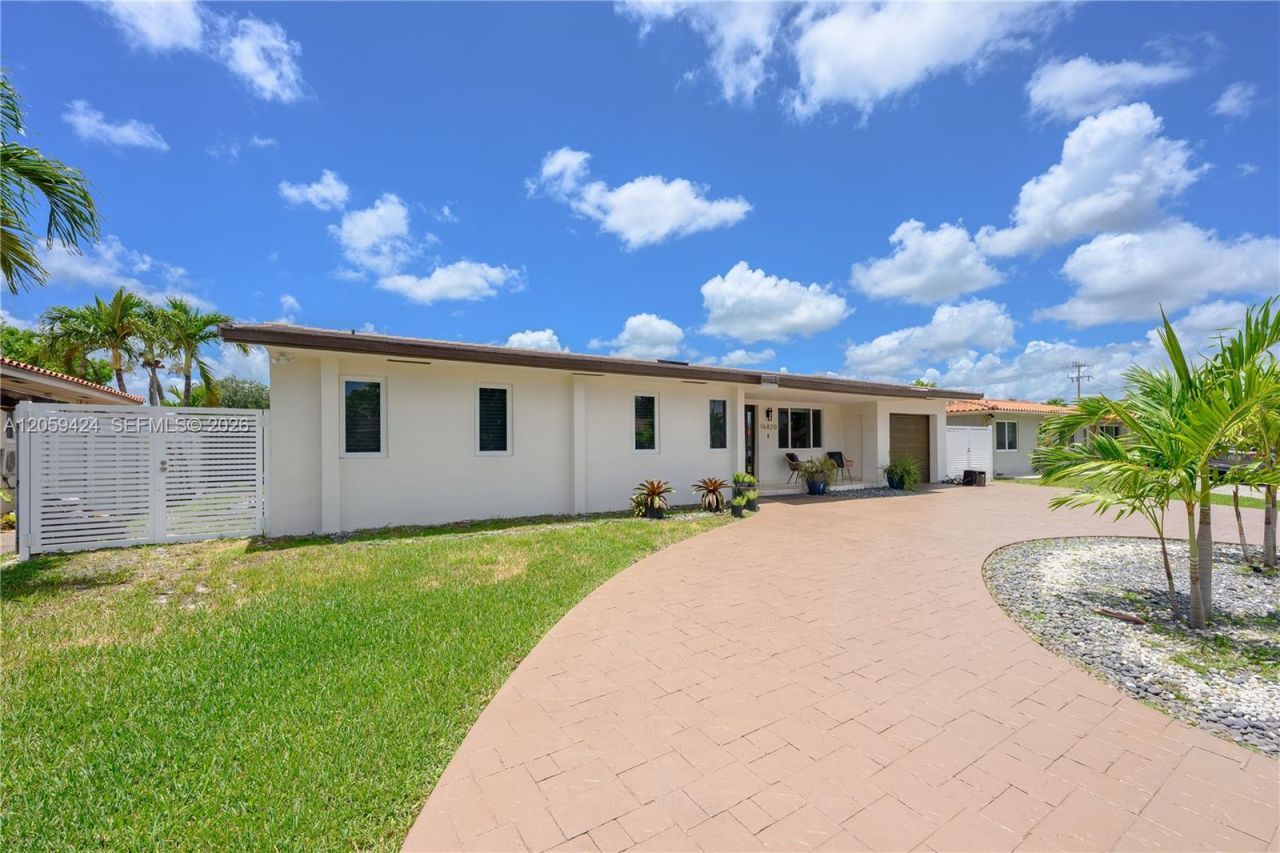 16820 NW 74th Ave, Hialeah, FL 33015 Photo