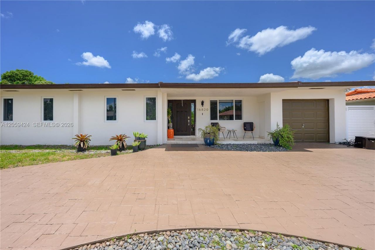 16820 NW 74th Ave, Hialeah, FL 33015 Photo