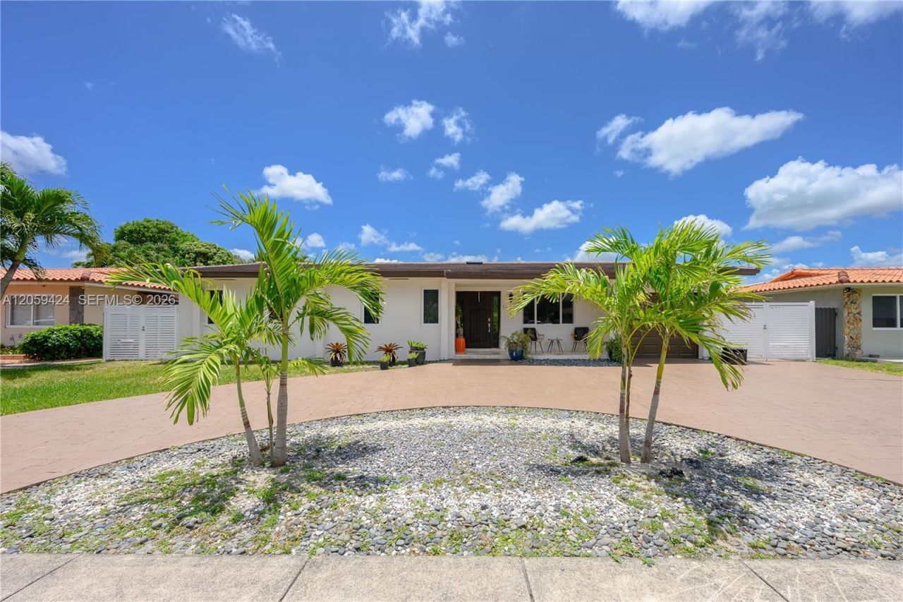 16820 NW 74th Ave, Hialeah, FL 33015 Photo