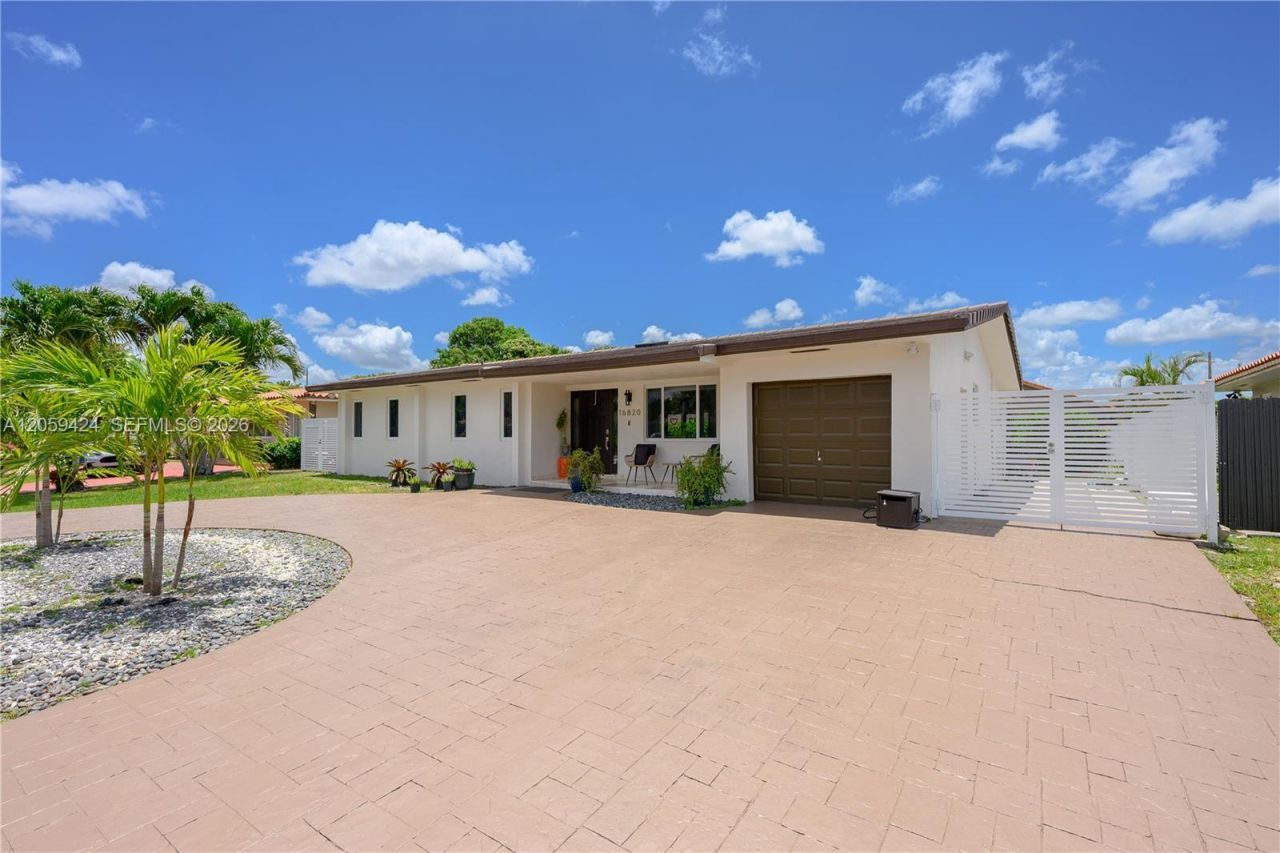 16820 NW 74th Ave, Hialeah, FL 33015 Photo