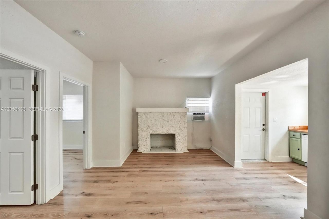 244 SW 14th Ave , Miami, FL 33135 Photo