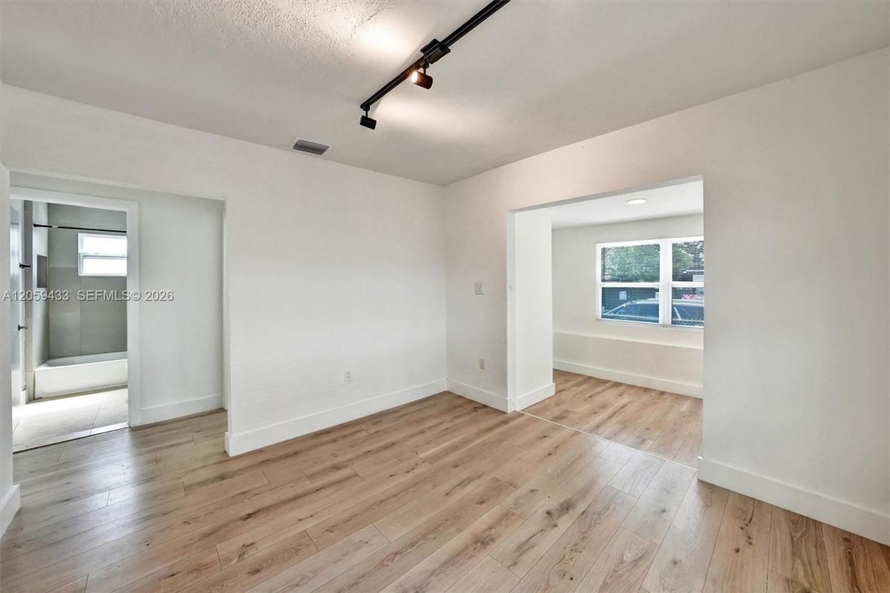 244 SW 14th Ave , Miami, FL 33135 Photo
