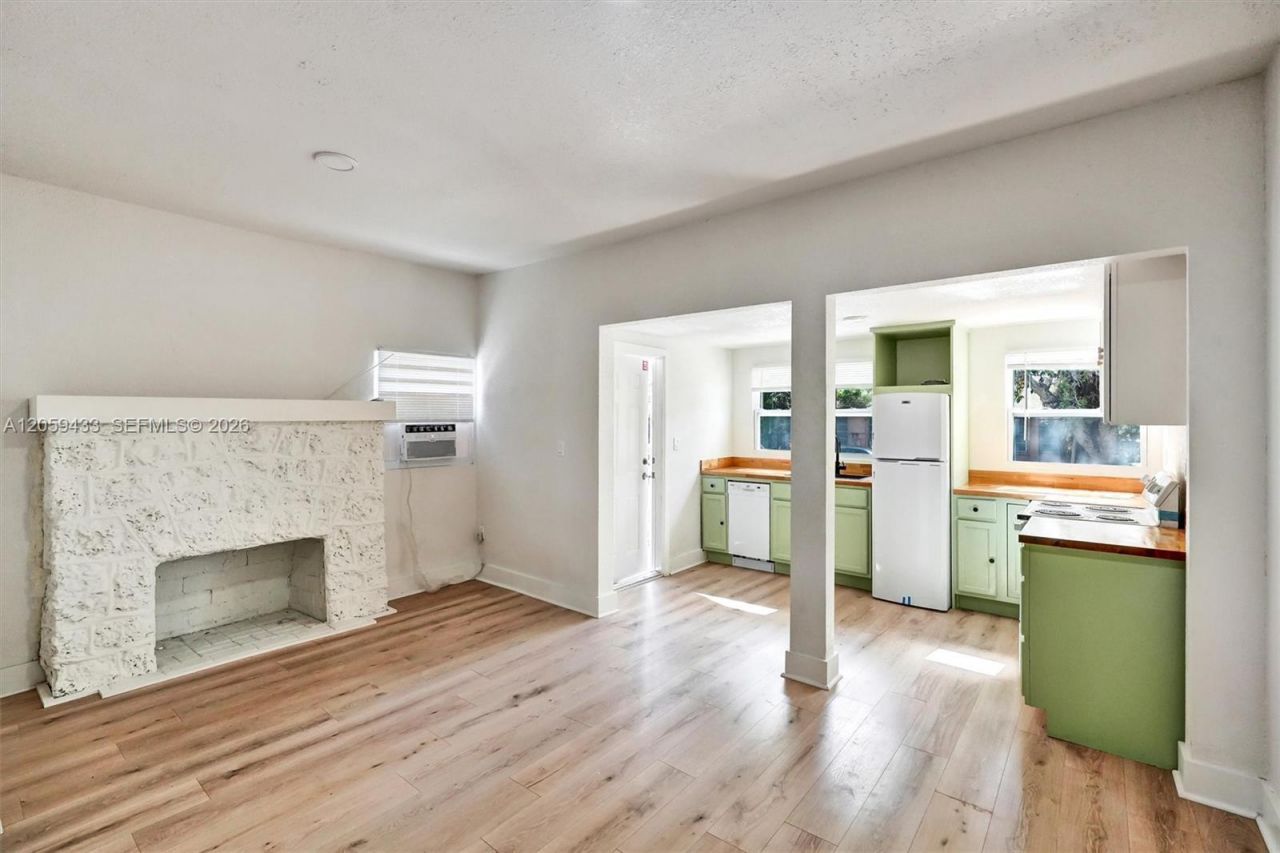 244 SW 14th Ave , Miami, FL 33135 Photo