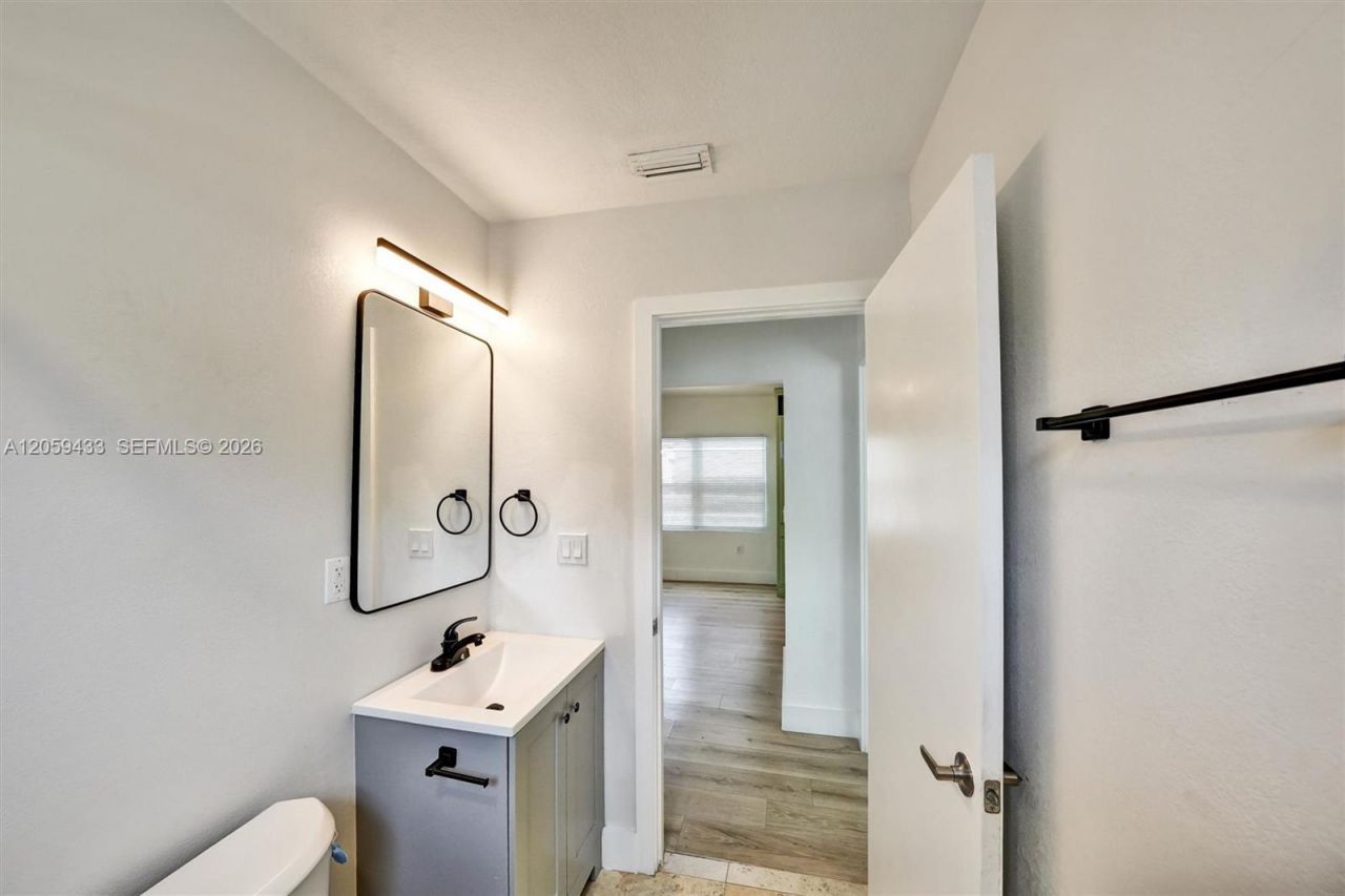244 SW 14th Ave , Miami, FL 33135 Photo