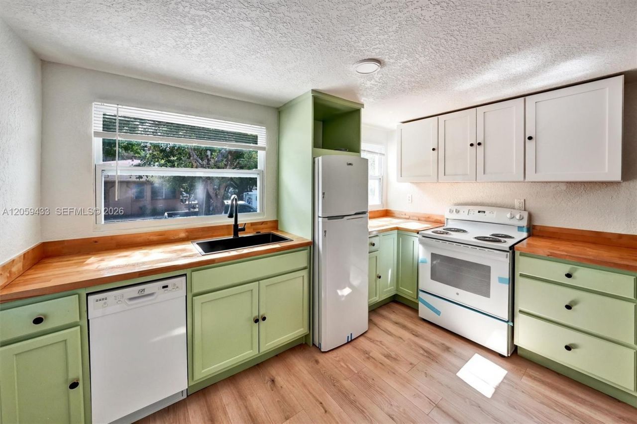 244 SW 14th Ave , Miami, FL 33135 Photo