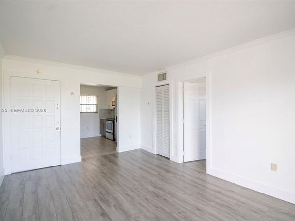 4758 W Flagler St , Unit 14, Miami, FL 33134