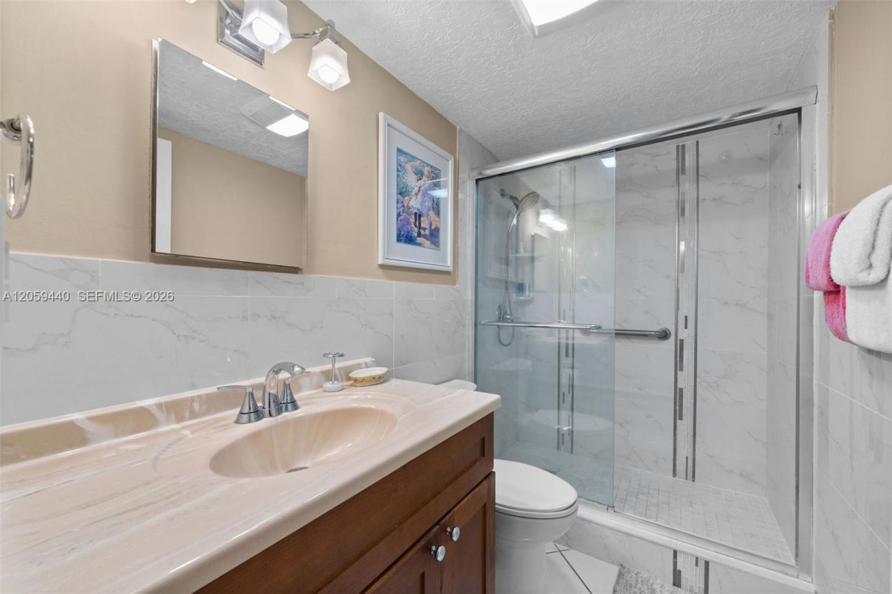 3725 S Ocean Dr, Unit 1204, Hollywood, FL 33019 Photo