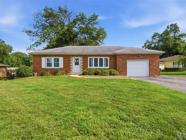 14 Circle Drive, Fairview Heights, IL 62208