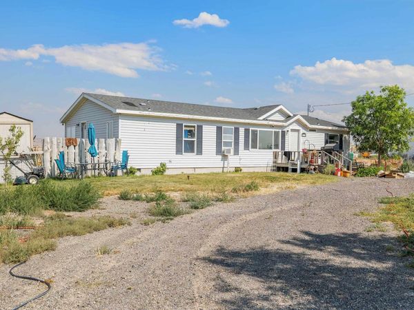 2424 Oakley Ave, Hollister, ID 83301