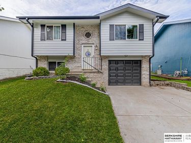 1947 NW 54th Street, Lincoln, NE 68528