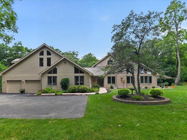 2395 White Oak Trail, Oregon, WI 53575