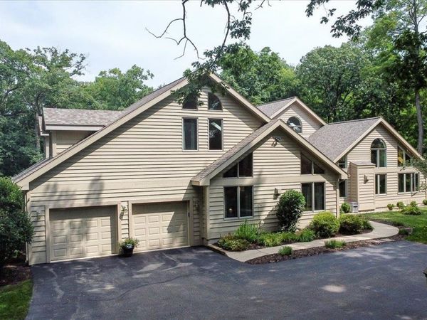 2395 White Oak Trail, Oregon, WI 53575