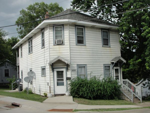 1499 W 3rd Street, Dubuque, IA 52001