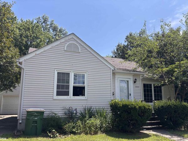 1003 S 4Th Street, Fairfield, IA 52556