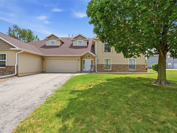 4320 Westchester Drive NE, Unit A, Cedar Rapids, IA 52402