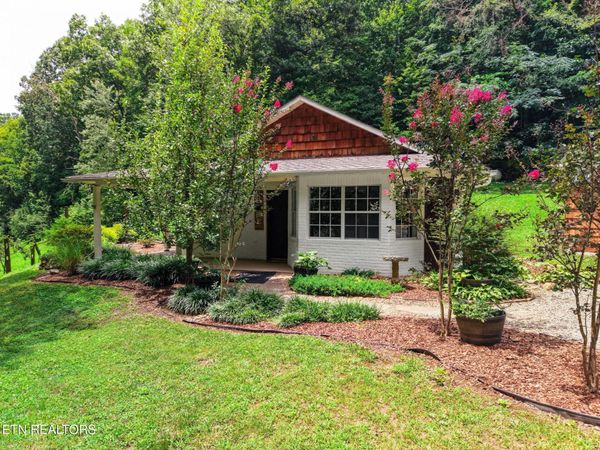 3708 Roberts Rd, Corryton, TN 37721