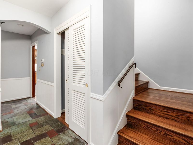 121 Ceramic Drive, Columbus, OH 43214 Photo 9