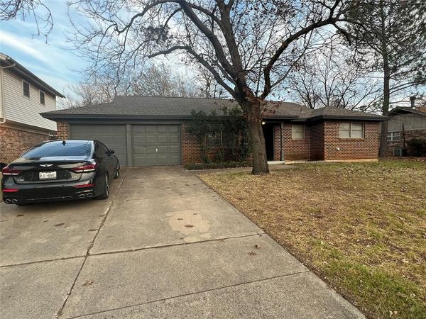 513 Simmons Drive , Euless, TX 76040