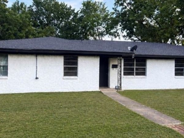 150 E Cooper Street , Cooper, TX 75432