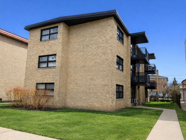 2431 N 76th Court , Unit 2, Elmwood Park, IL 60707