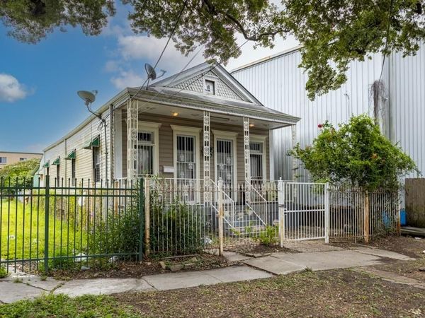 738 S NORMAN C FRANCIS Parkway , New Orleans, LA 70119