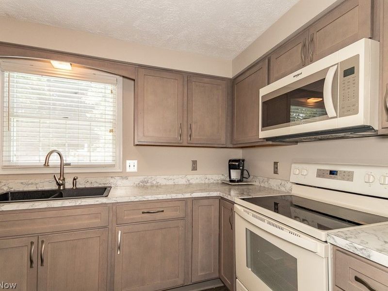 10219 Lola Court, Concord Township, OH 44077 Photo 8