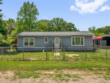 157 Flat Rock Lane, Aberdeen, NC 28315