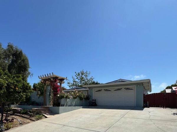 2114 Derby Avenue, Unit B, Capitola, CA 95010