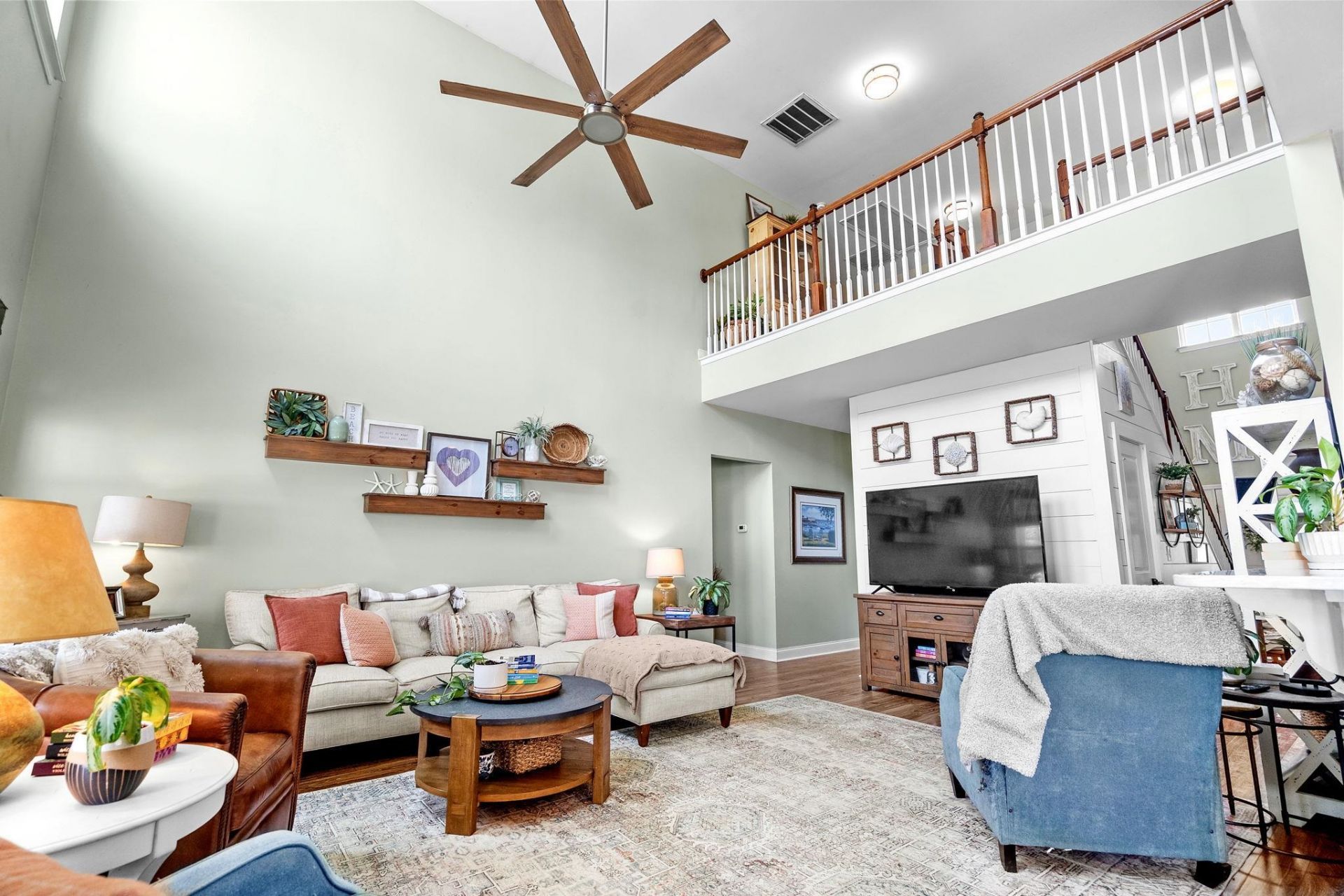 313 Deer Path Dr. Photo 7